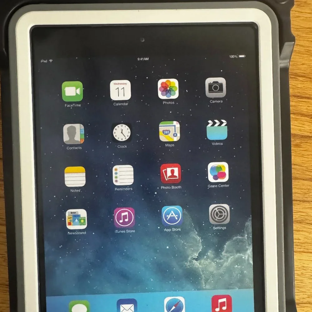 IPAD AIR WATERPROOF COVER AND PROTECTOR